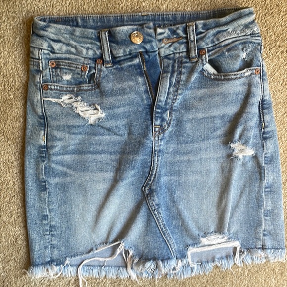 American Eagle ripped Jean skirt - Picture 1 of 4